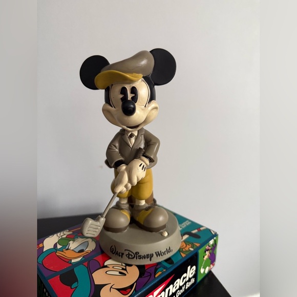 Disney Mickey Mouse Golf Bobble Head With Pinnacle Mickey And Friends Golf Balls - Picture 9 of 16